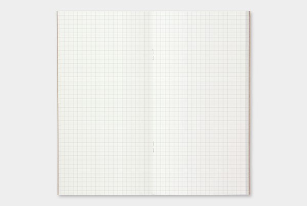 TRAVELER’S notebook Regular 002 (Grid)